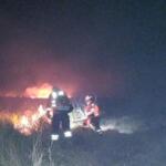 Bombeiros monitoram incêndio na Bolívia que pode voltar a Corumbá com o vento