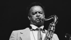 Morre o saxofonista de ‘A Pantera Cor-de-Rosa’, Plas Johnson, aos 94 anos