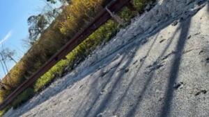 Caminhão de nove eixos derrapa em sebo na MS-395 entre Bataguassu e Santa Rita do Pardo