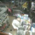 Funcionário de joalheria tentou apertar botão do pânico durante assalto em MS