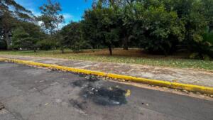VÍDEO: Moto é encontrada incendiada a 3,8 km de casa onde homem foi executado