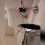 Homem esconde celular em banheiro feminino para observar mulheres em Santos