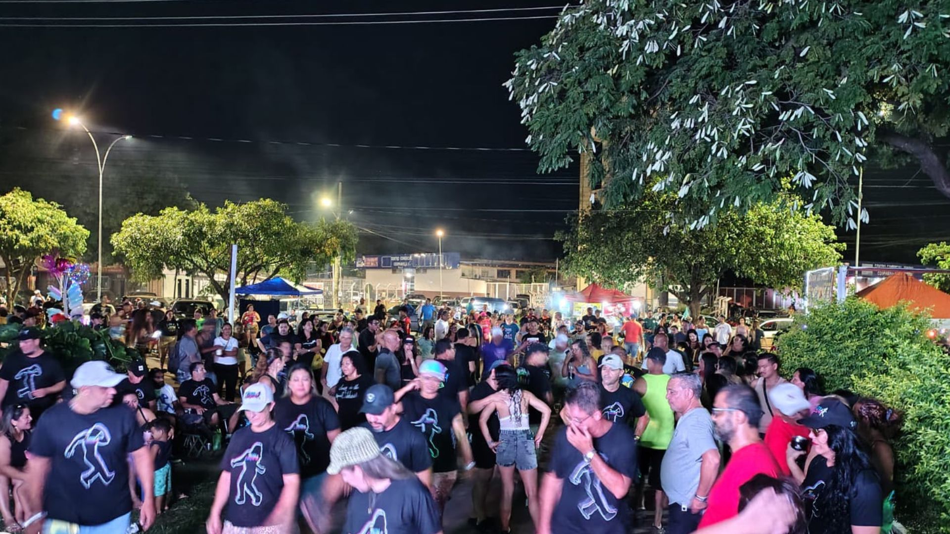 Encontro de paquera transforma avenida em pista de dança neste domingo em Campo Grande