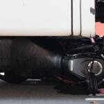 Vídeo mostra motociclista sendo arrastada por ônibus na Avenida Marechal Deodoro