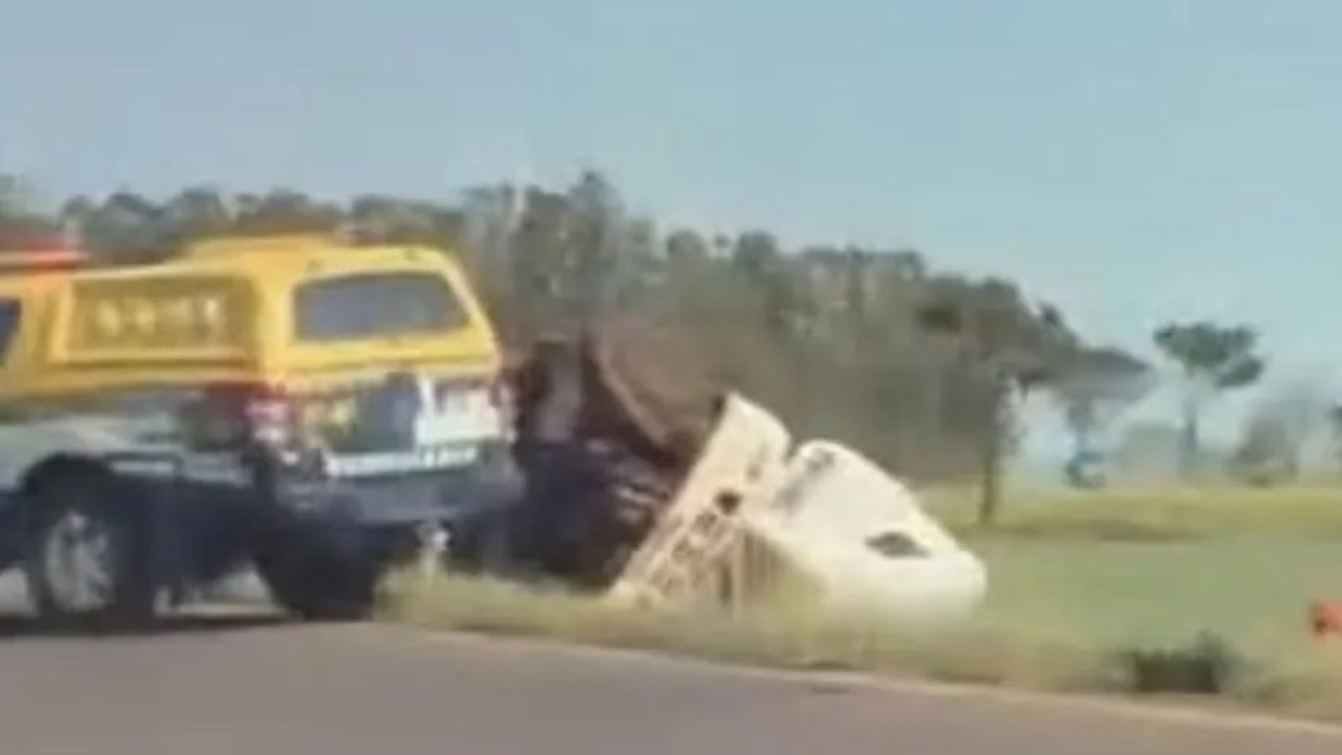 Motorista de caminhão morreu durante tombamento na MS-164 no Distrito de Itamarati