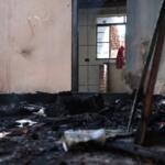 Incêndio destrói casa abandonada e assusta vizinhos no bairro Vilas Boas
