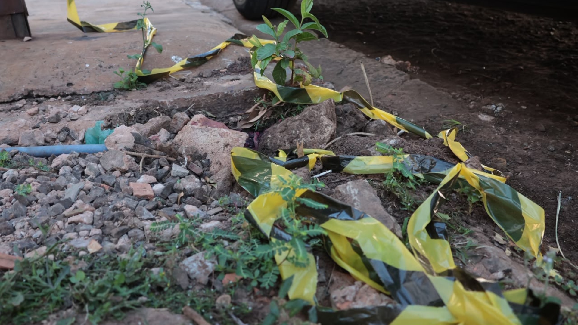 Adolescente é executado com 12 tiros no sofá de casa na Vila Nhanhá em Campo Grande