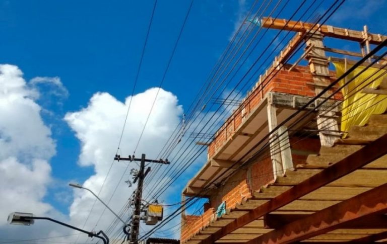 Acidentes em obras envolvendo a rede elétrica aumentam 55% no 1º semestre de 2026 em MS