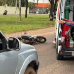 Motociclista se envolve em acidente com caminhonete na frente de equipe do Samu em Campo Grande 