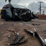 Carro avança preferencial e atinge ônibus do Consórcio no Centro de Campo Grande