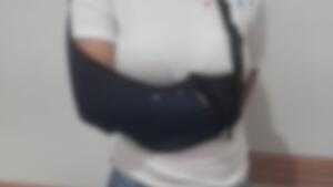 Professora sofre lesão no ombro após ser empurrada por aluno dentro de sala de aula em MS