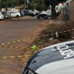 Moradores ouvem tiros e encontram motociclista baleado em rua da Nhanhá
