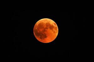 Vai dar pra ver? Astrônomo detalha como será eclipse solar e lunar em Campo Grande