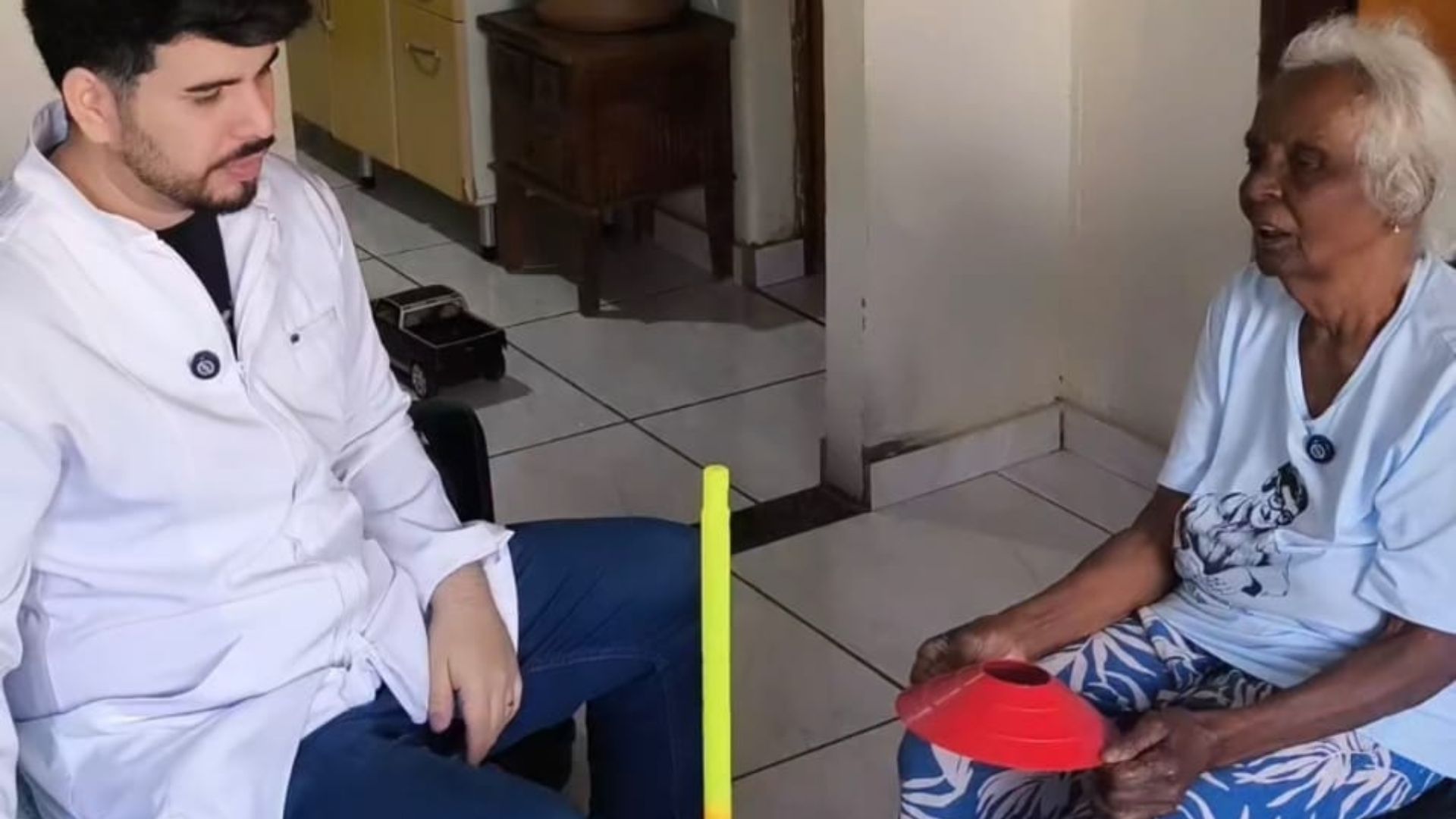 Paciente reage a tratamento de forma inesperada e deixa fisioterapeuta emocionado em Campo Grande