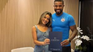 Ex-BBB Davi Brito se casa e mãe chora ao descobrir união pela internet