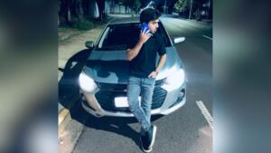 jovem barbeiro inspirar