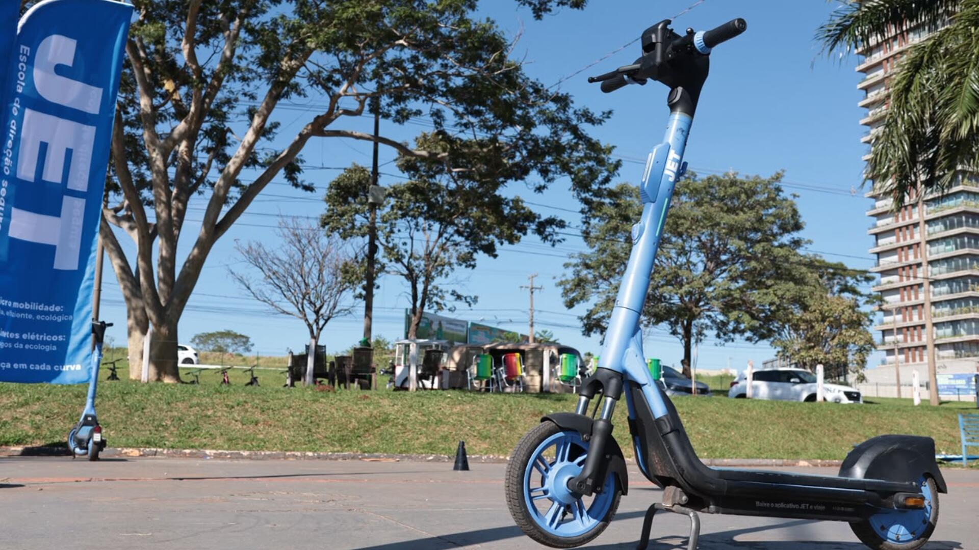 Infrações crescem, mas aulão gratuito sobre patinetes tem baixa adesão em Campo Grande