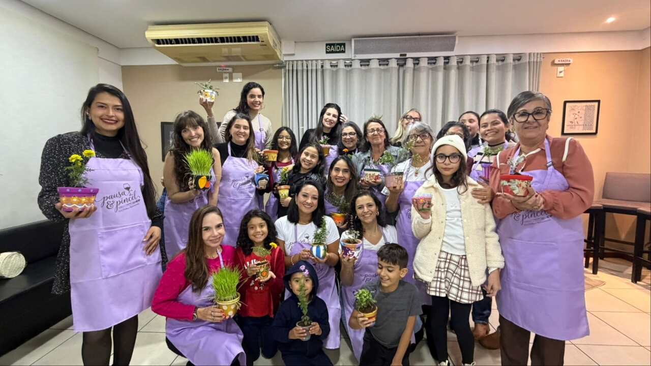 Na era da IA, arte feita à mão promove reconexão entre mulheres Na era da IA, arte feita à mão promove reconexão entre mulheres