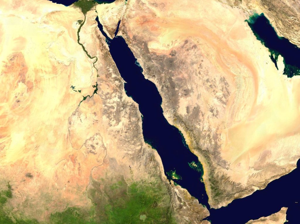 Arábia Saudita anuncia aliança militar para proteger navegação no Mar Vermelho