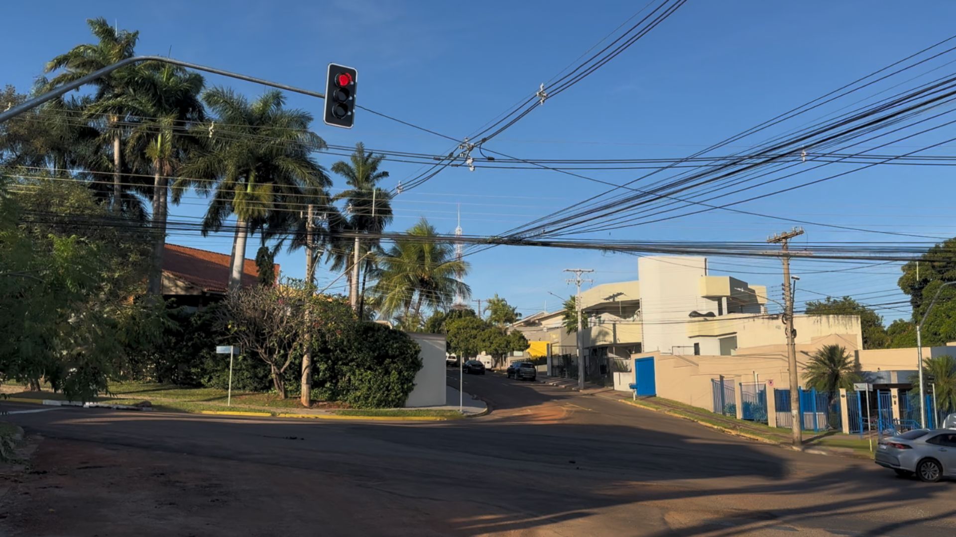 Rotatória da Av. Rodolfo José Pinho dá lugar a semáforos: ‘Bem mais organizado’
