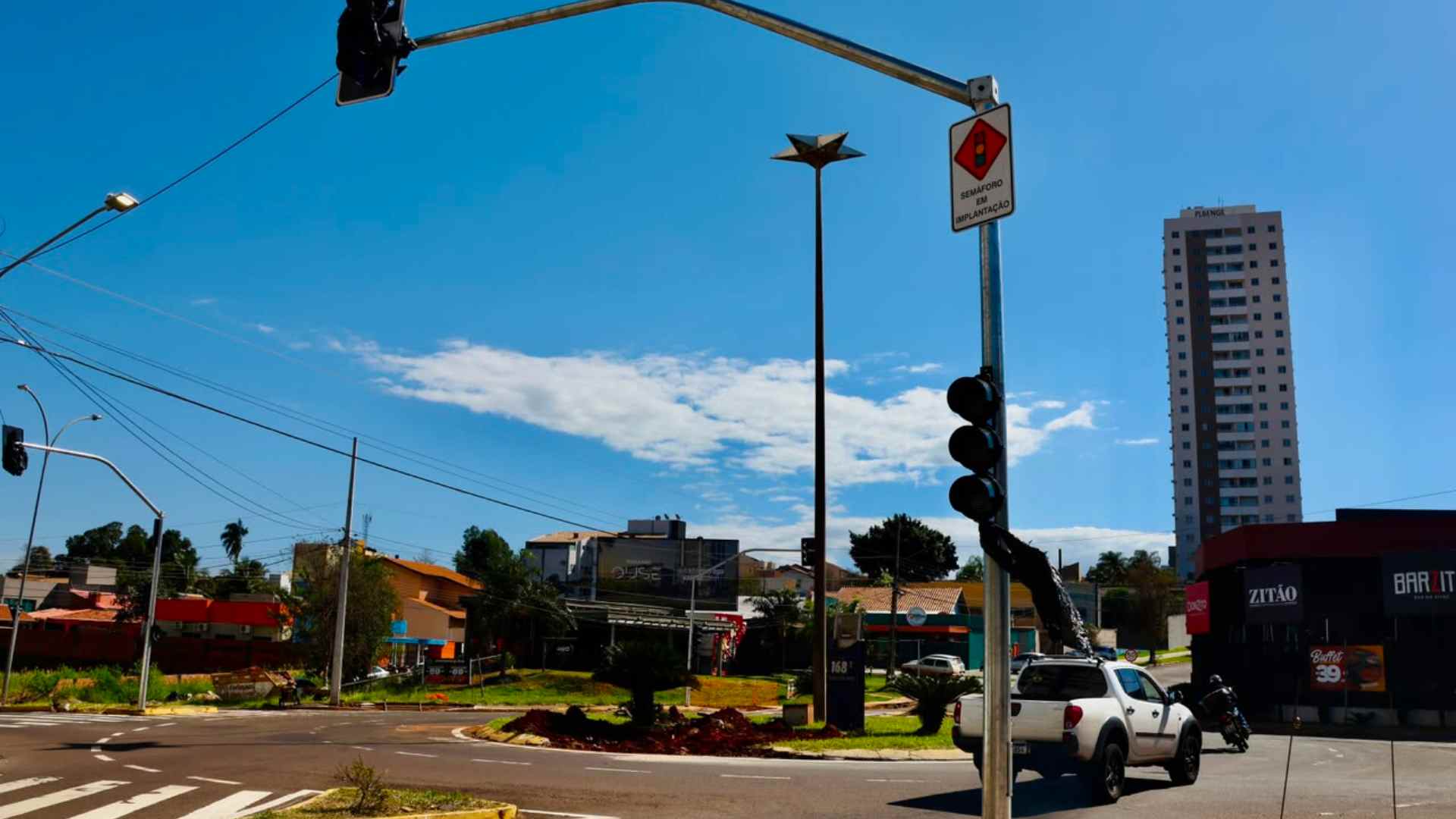 Prefeitura inicia obra de remoção de rotatória na Avenida Rachid Neder
