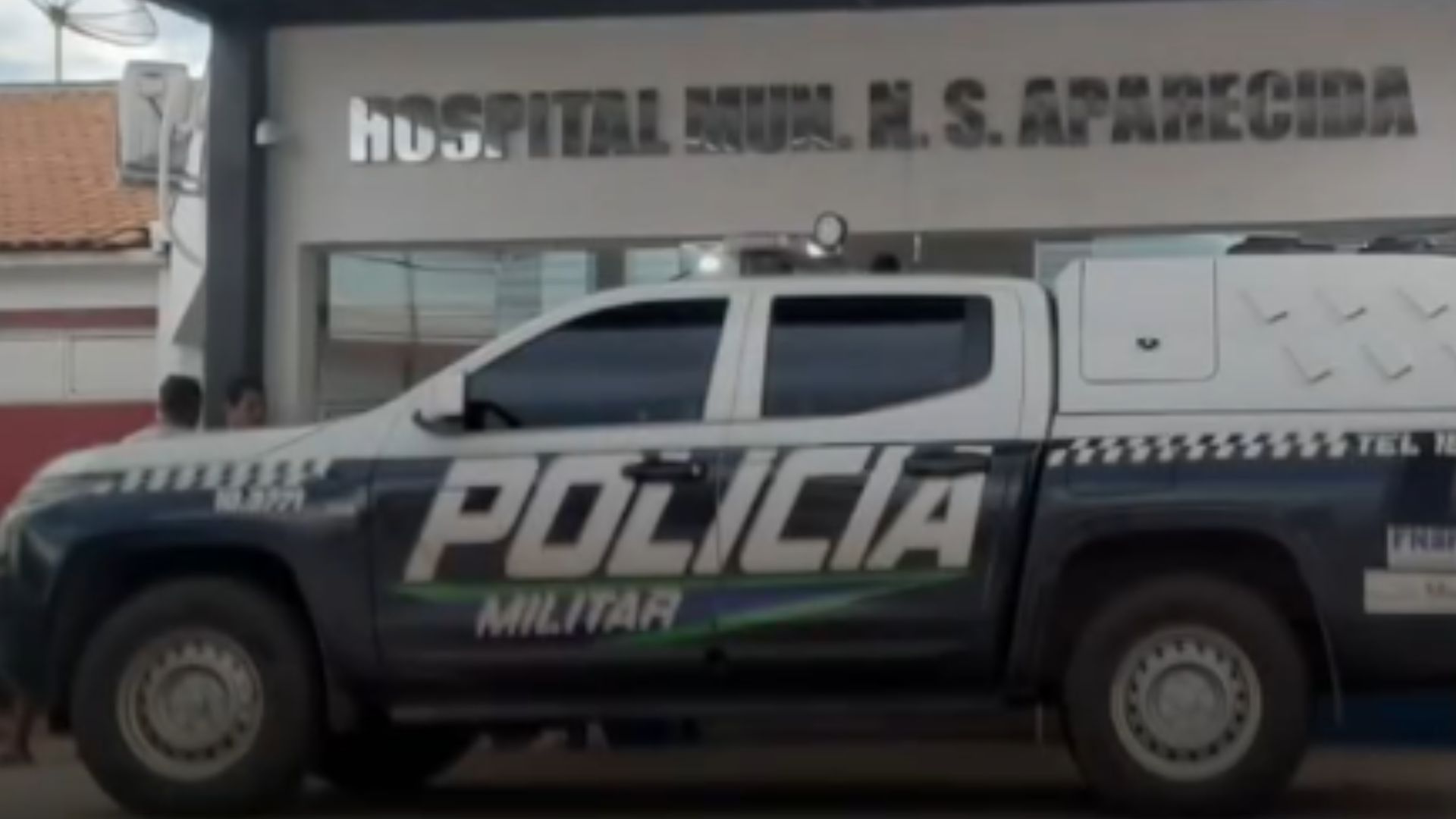 Homem é preso após tentar matar ex-companheira com 14 facadas em Água Clara