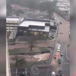 VÍDEO: Córrego Prosa transborda e alaga Avenida Ricardo Brandão em Campo Grande