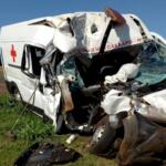 Ambulância com bolsas de sangue bate na traseira de caminhão na BR-163