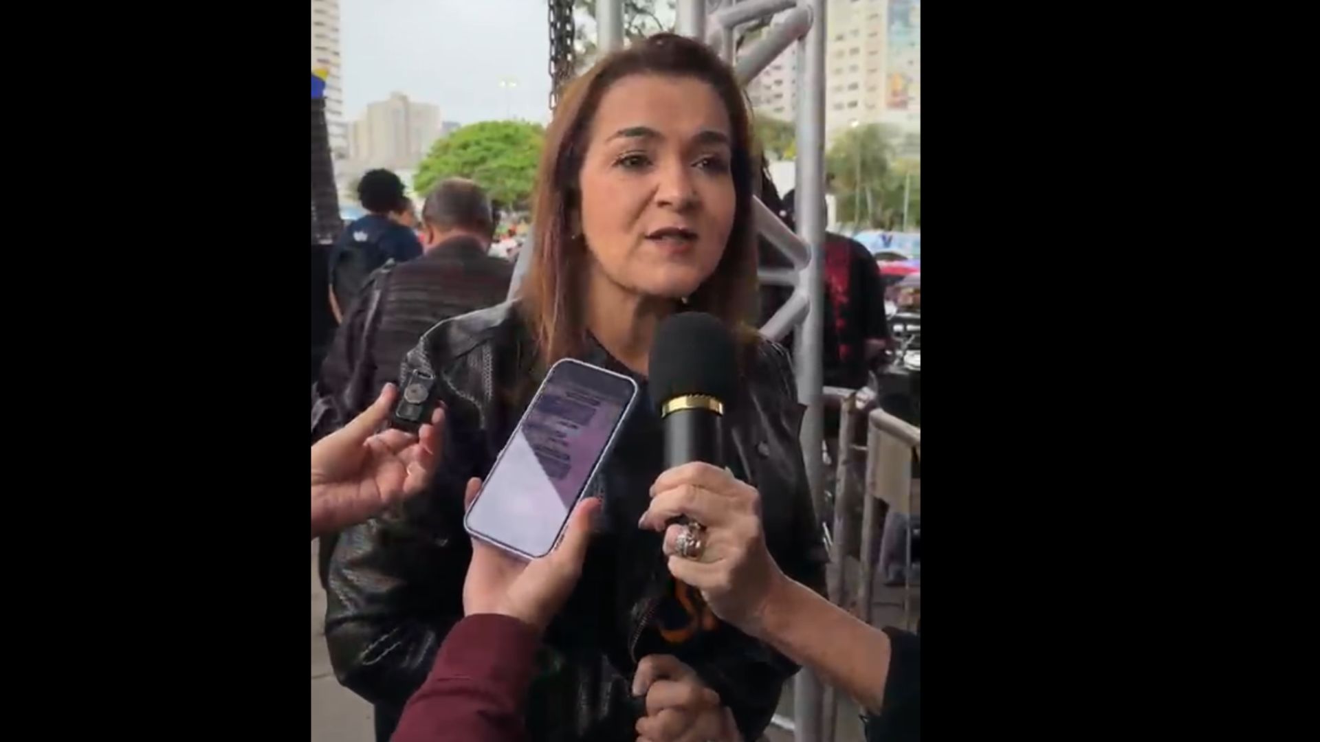 ‘Acreditamos que chuva é bênção’, diz Adriane Lopes durante Marcha para Jesus