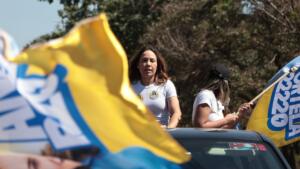 Candidatos do PL fazem adesivaço e carreata na Avenida Afonso Pena
