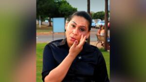 Primeira-dama simula olho roxo com maquiagem para alertar violência contra a mulher: ‘precisamos falar’