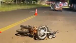 VÍDEO: Motociclista é socorrido em estado grave após bater em carro no Jardim América