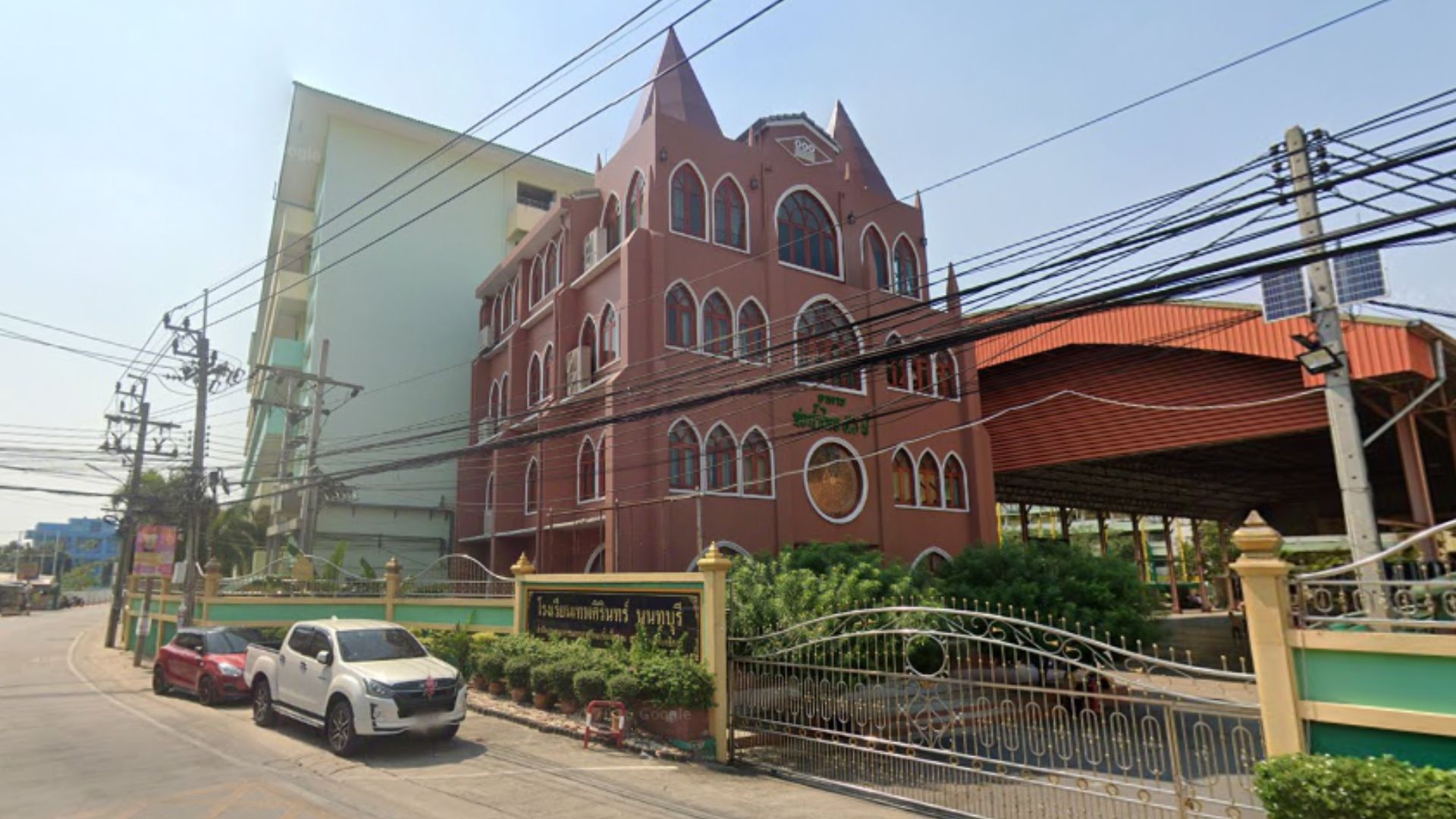Sobe para 9 número de mortos em ataque de adolescente contra escola na Tailândia