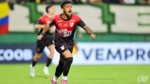 Jogador do Athletico Paranaense é condenado a 13 anos por dois estupros contra mulher