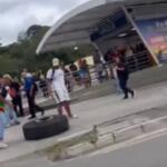 Mulher morre após ser atingida por roda de ônibus do BRT no Rio de Janeiro