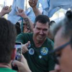 Em apoio a candidatos do PL, Riedel participa de adesivaço na Afonso Pena