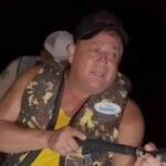 No Pantanal, Leonardo pesca de sunga e detalhe rouba cena: ‘Só vi isso…’