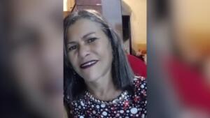 Mulher é encontrada morta no sofá com sinais de espancamento e marido é preso em Costa Rica