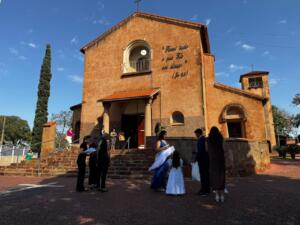 Casal viaja de Camapuã para realizar sonho de casar no Santuário Perpétuo Socorro em Campo Grande