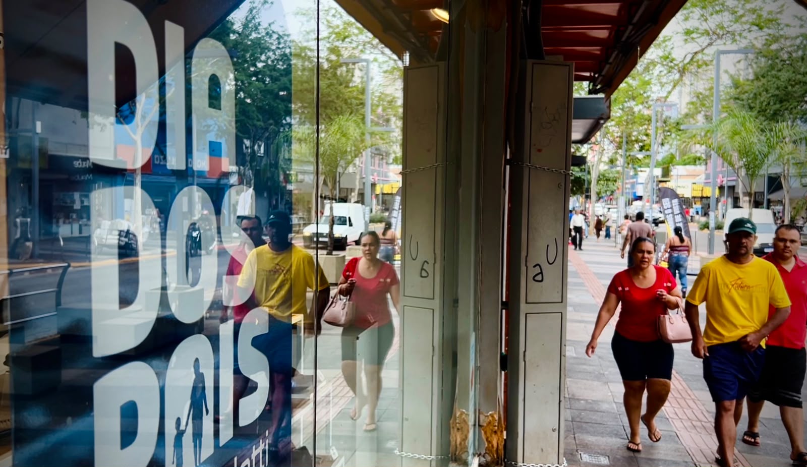 Comerciantes de Campo Grande focam em presentes mais baratos para o Dia dos Pais deste ano