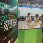 Na Semana Nacional do Sistema Eletrônico de Votação, urna é levada à Feira Central