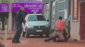 VÍDEO: suspeito de violência doméstica é baleado ao tentar tomar arma de policial