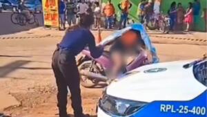 Mulher morre em cima de motocicleta minutos após sofrer acidente