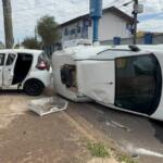 Furgão tomba após batida com carro de aplicativo e 2 crianças ficam feridas na Vila Nasser