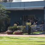 Família e amigos optam por silêncio em velório de Adrieli: ‘Momento de muita dor’