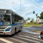 Motociclista é atingida por ônibus em tentativa de ultrapassagem na Joaquim Murtinho