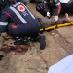 Briga termina com homem agredido a pauladas na Avenida Júlio de Castilho 