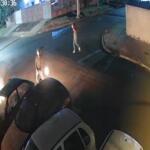 Ataque com molotov: câmeras registram suspeitos lançando artefatos contra carros em oficina