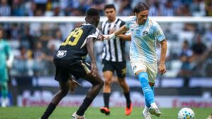 Cuello brilha e Atlético-MG atropela Grêmio em Belo Horizonte