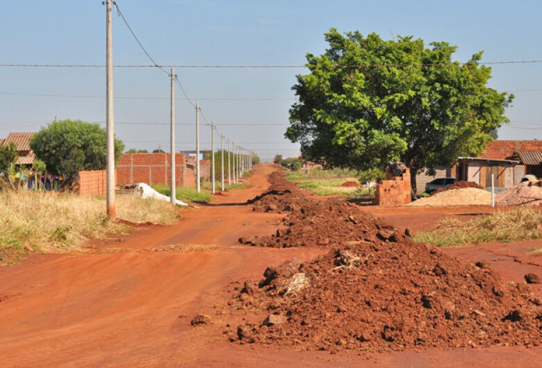 Obra de asfalto em bairro de Dourados fica R$ 1,3 milhão mais cara